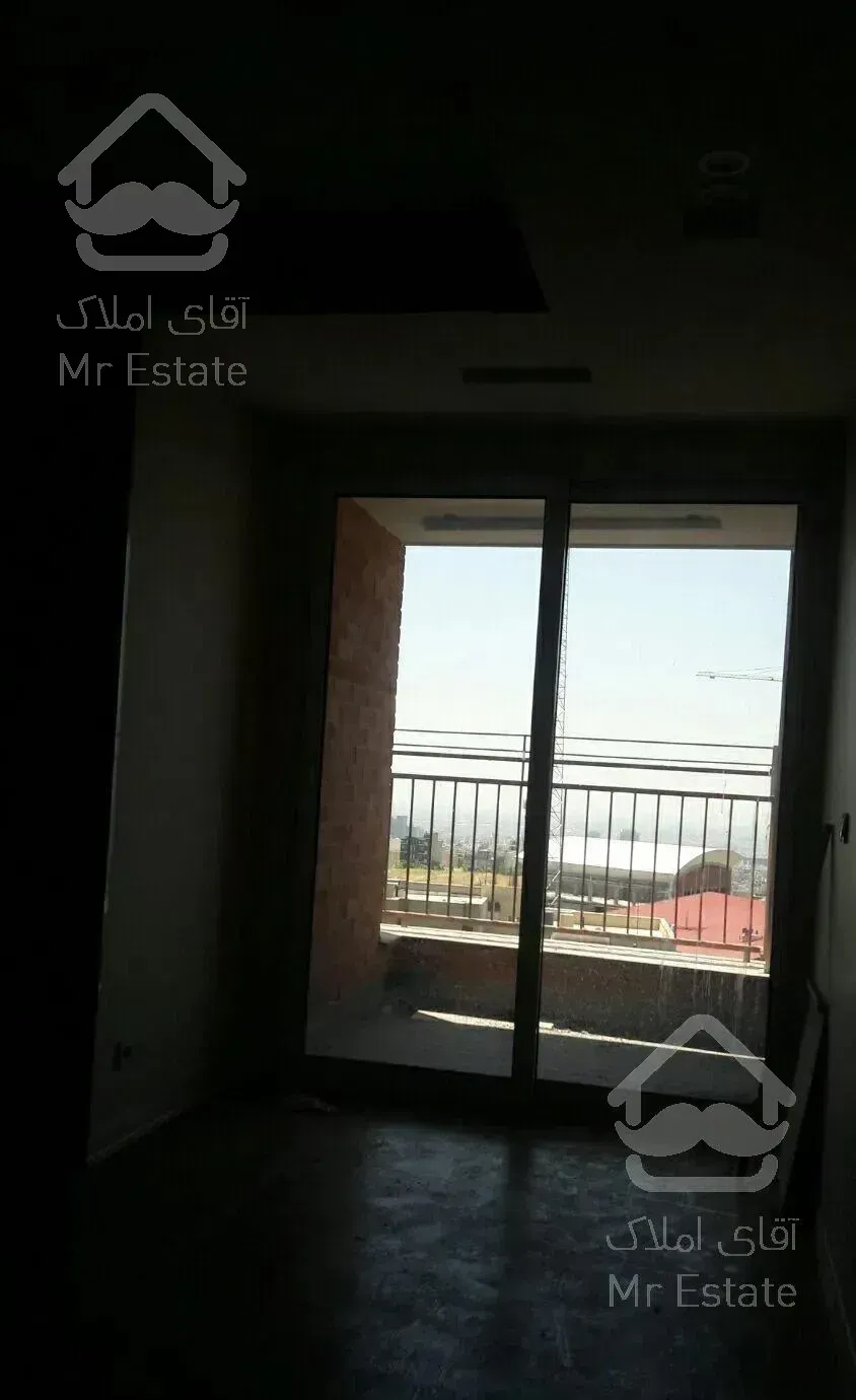 ۱۲۵ متر  ۳ خ  ونک  / شیراز شمالی /