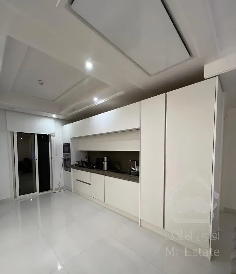 عمار ، ۱۸۰متر ،فول مشاعات ،درحد نوساز ،پاگرد مجزا