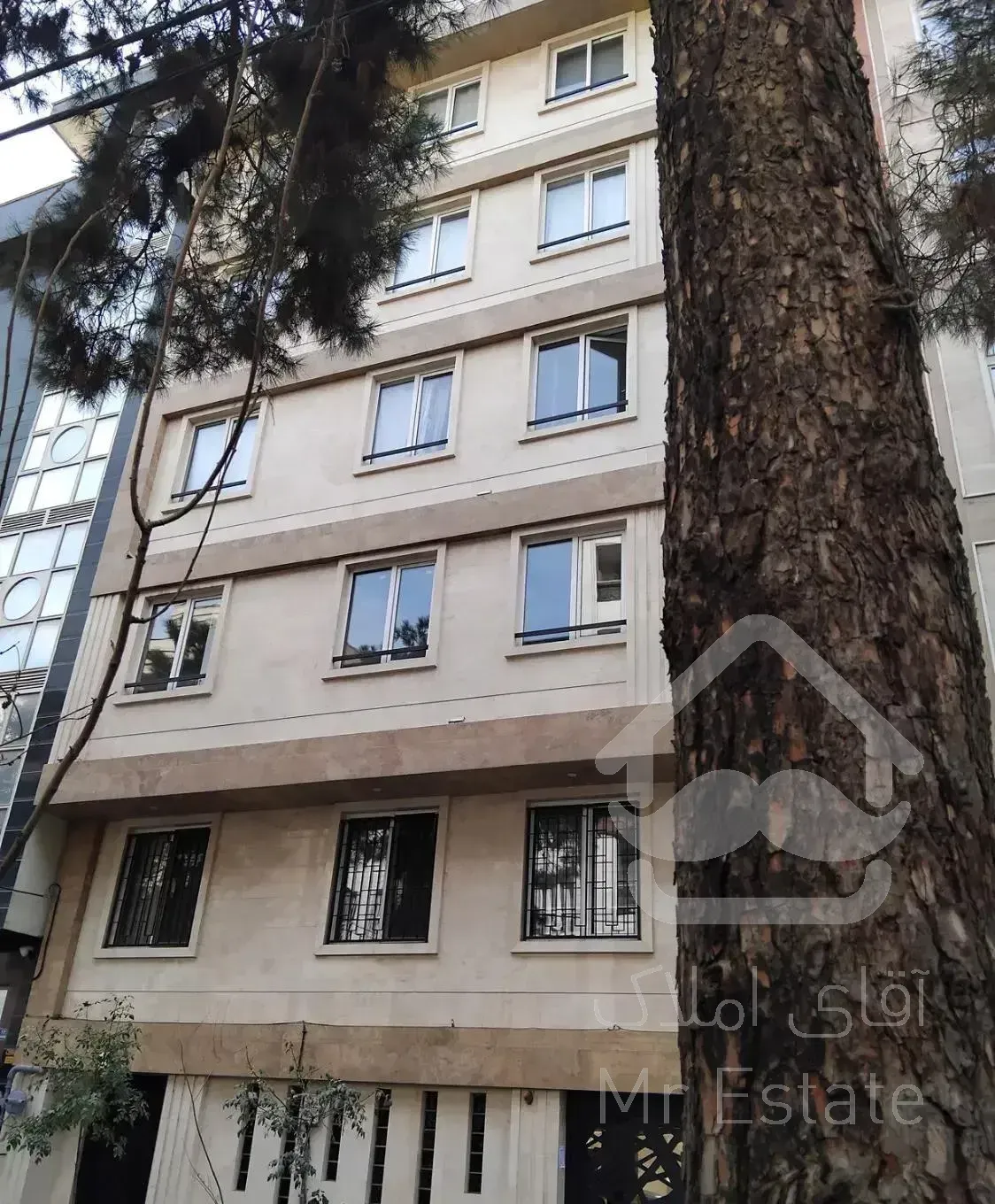 آلاله شرقی نیلوفر 108 متر نوساز (مالک هستم)