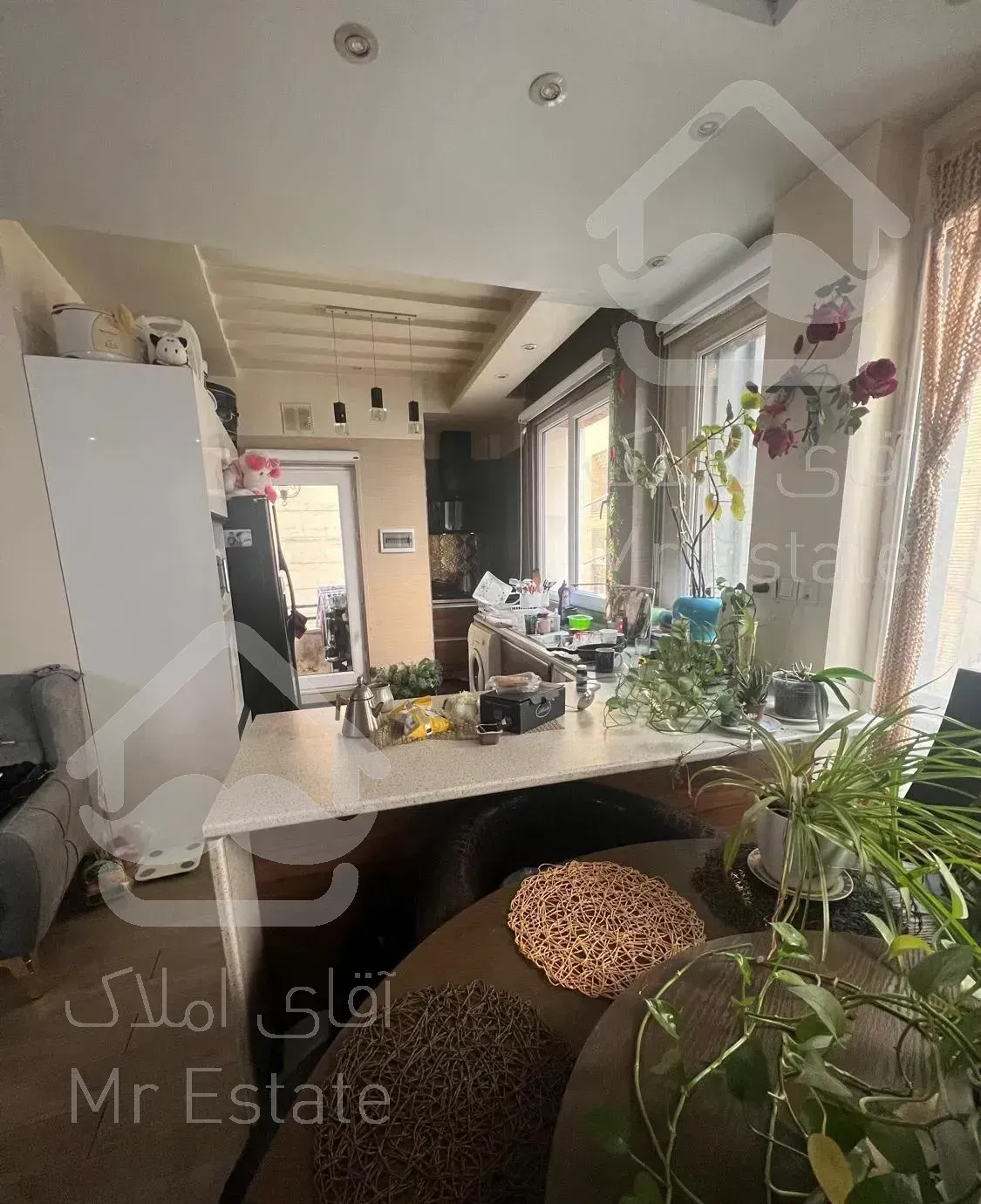 اپارتمان ۱۰۰ متری ۲ خوابه احمدی زمانی