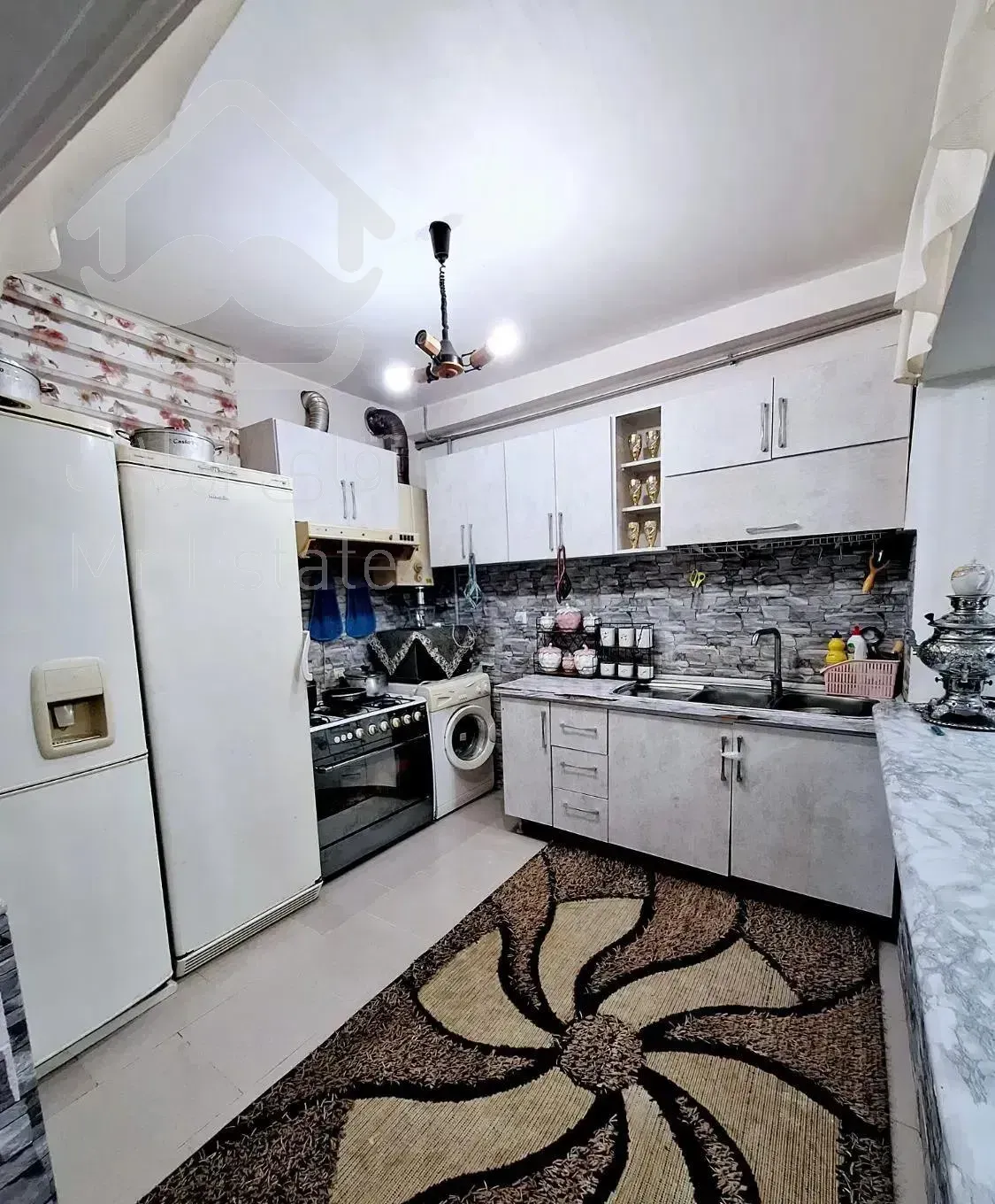 ویلایی ۱۰۰متری فلکه گاز شهرک فجر مستقل