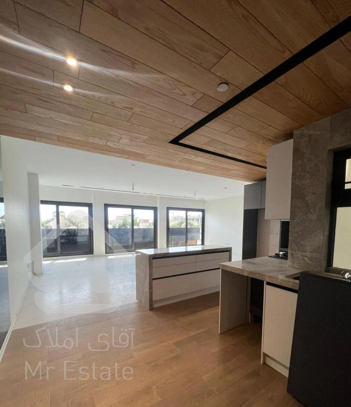 ۱۱۴متر دو خوابه لارستان