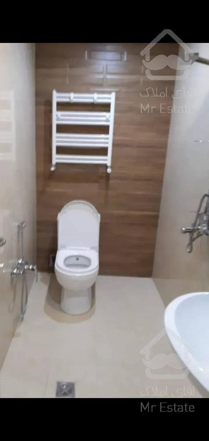 آپارتمان ۱۳۰ متری سه خوابه  شیک و مدرن درکه