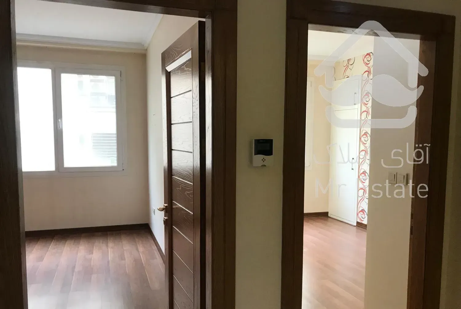 پاسداران ١٥٥مترشیک٣پارکینگ(زمرد)