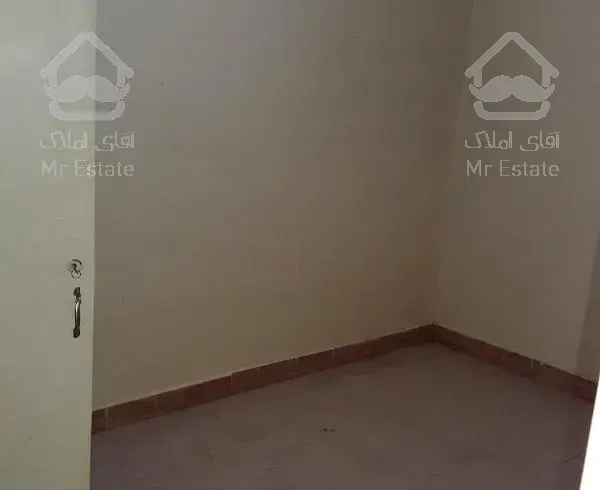 ۲۰ متری انقلاب زنبق ۳