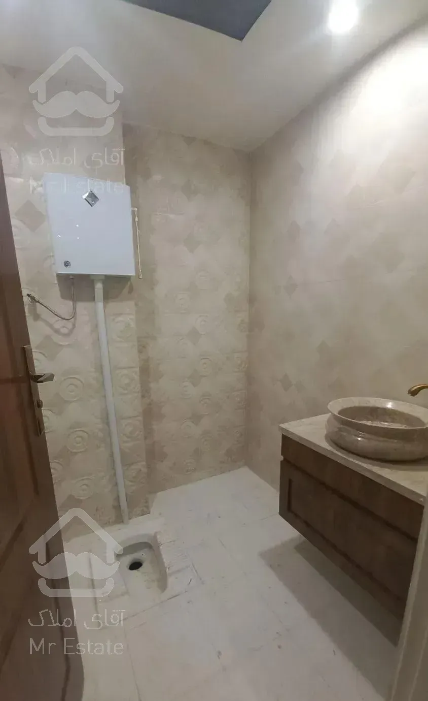 ۱۷۰ متر نوساز  شمال خواجه عبدالله با دو پارکینگ