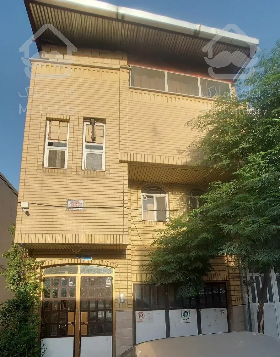 خانه سه طبقه مجزا معاوضه با ماشین دارم