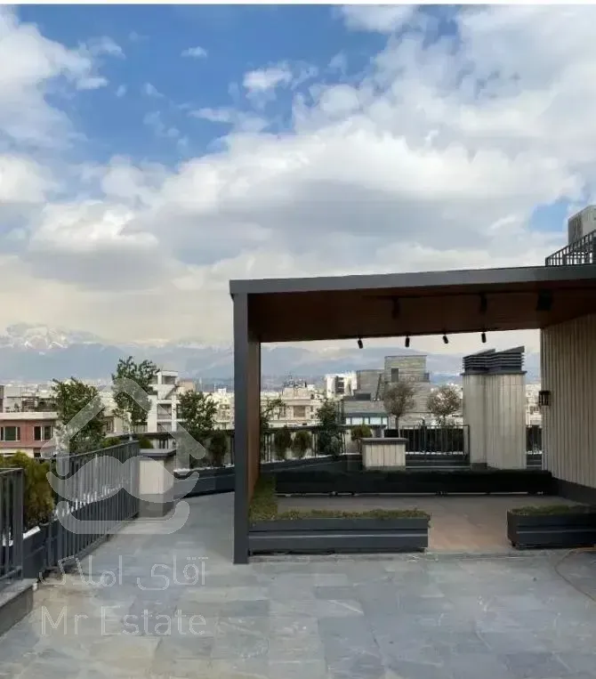 ۱۸۳متر قاب میدان/هتلینگ/۲پارکینگ/LAND SCAPE بینظیر