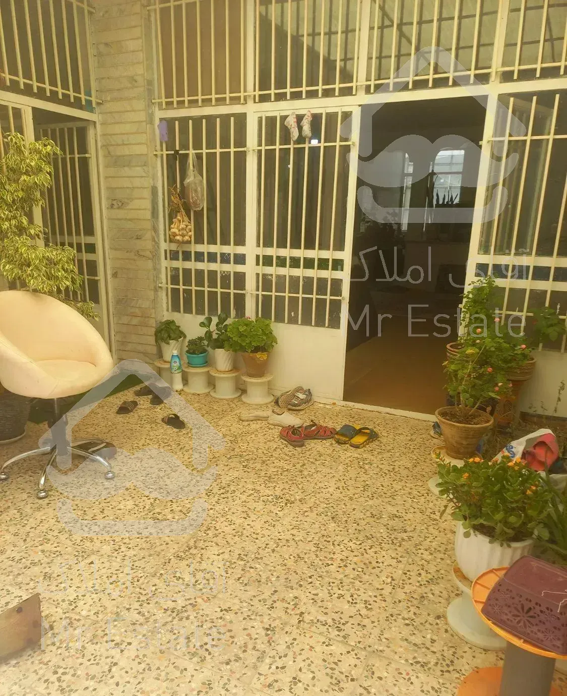 ویلایی طبقه بالا 160 متر مطهری دکتر معین