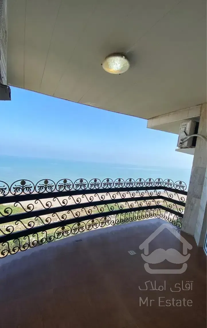 ۱۶۰ متری/پلاک ۱ /۳ خواب/فول امکانات/لوکیشن دنج