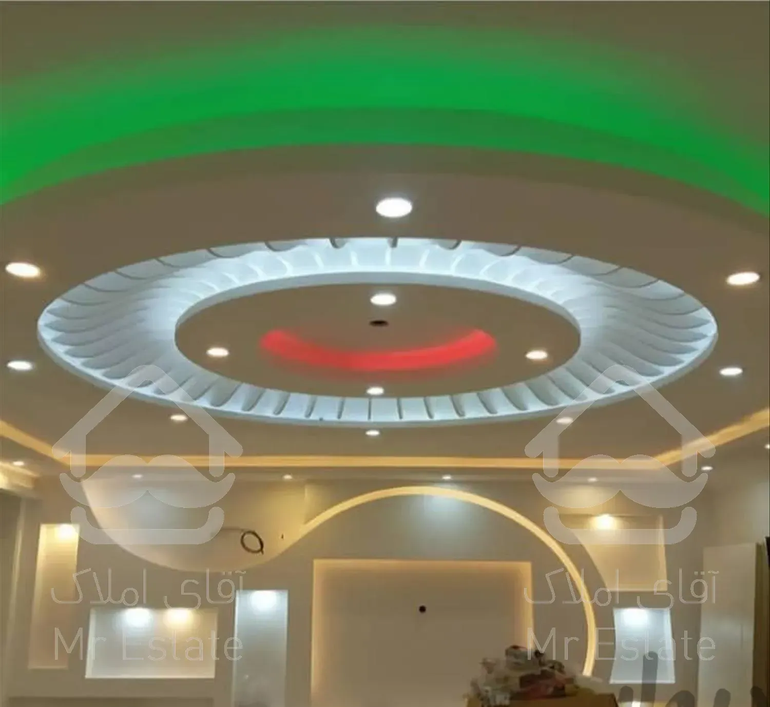 رنگ امیزی نقاش ساختمان نقاشی کناف گچ در پنجره