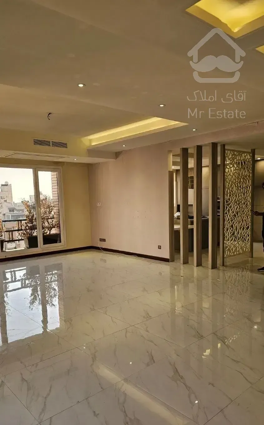 ۲۱۰متر/۲پارکینگ/استخر/ویو دار