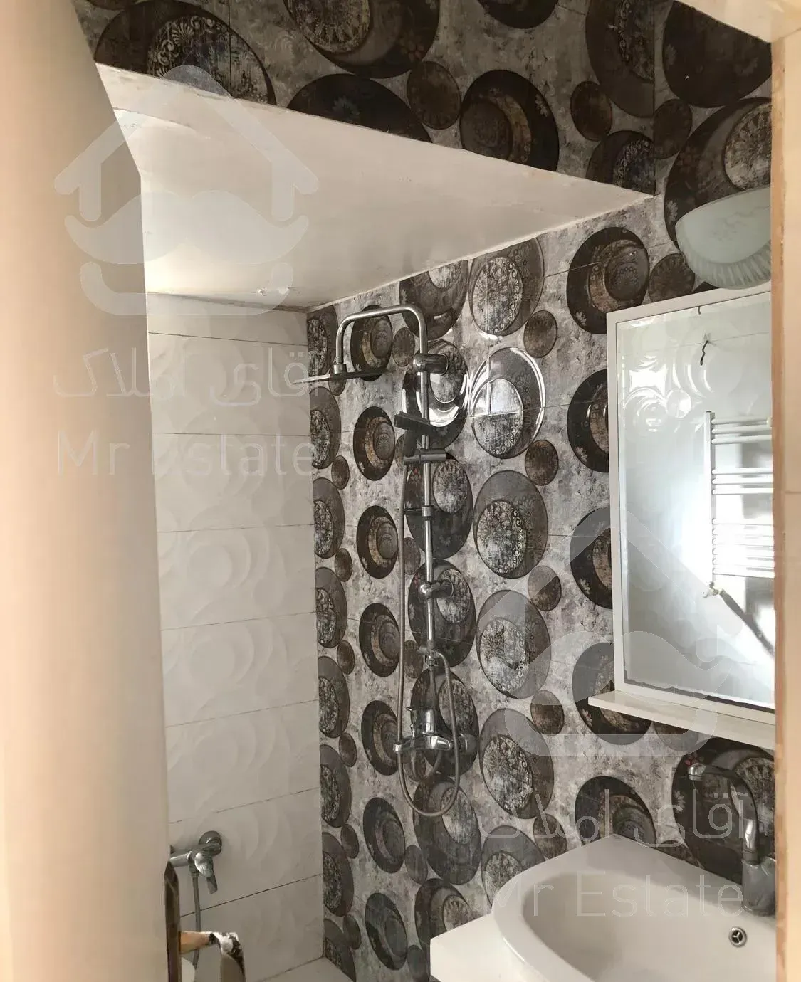 ٨٥ متر دو خوابه لویزان نورگیر (بازسازى شده)