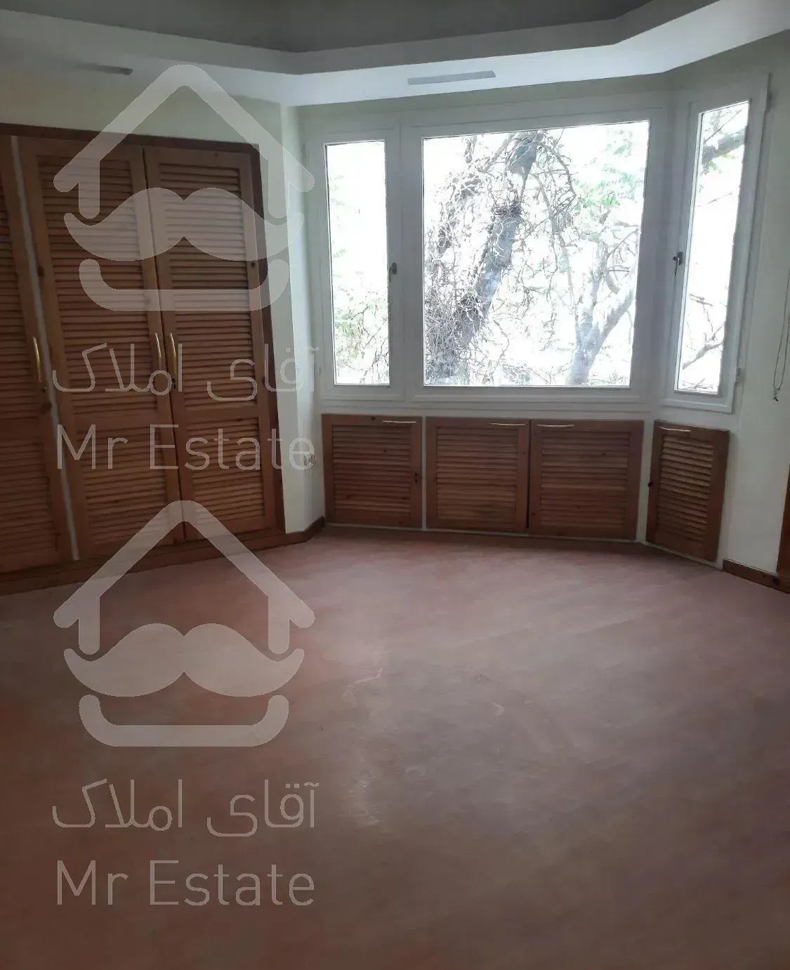 کامرانیه شمالی ۲۵۰متر ۴خواب تک واحدی