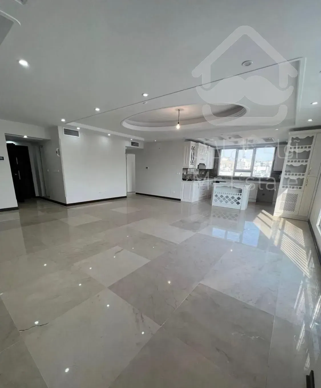 فروش آپارتمان ۱۲۷ متری ۳ خوابه در صادقیه