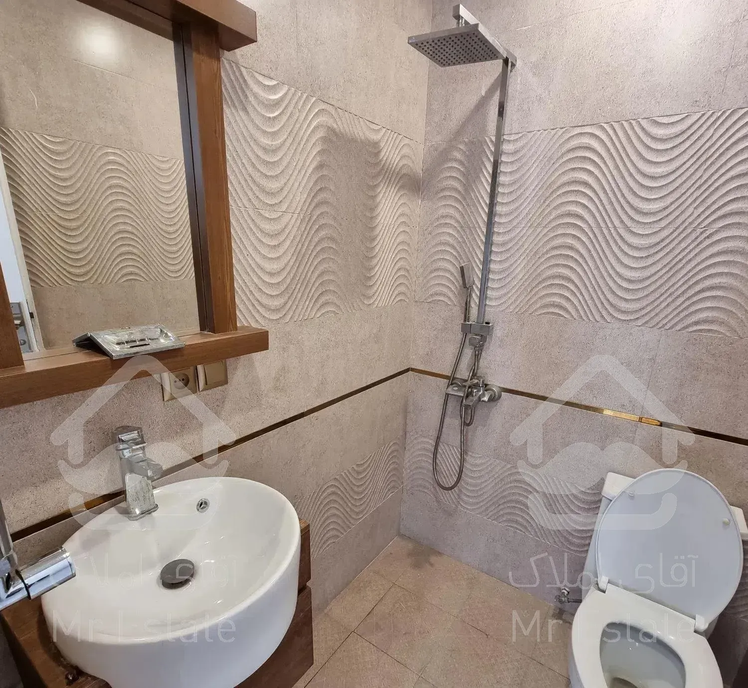 ۹۶ متر ازگل**نوسازی و دیزاین شده**