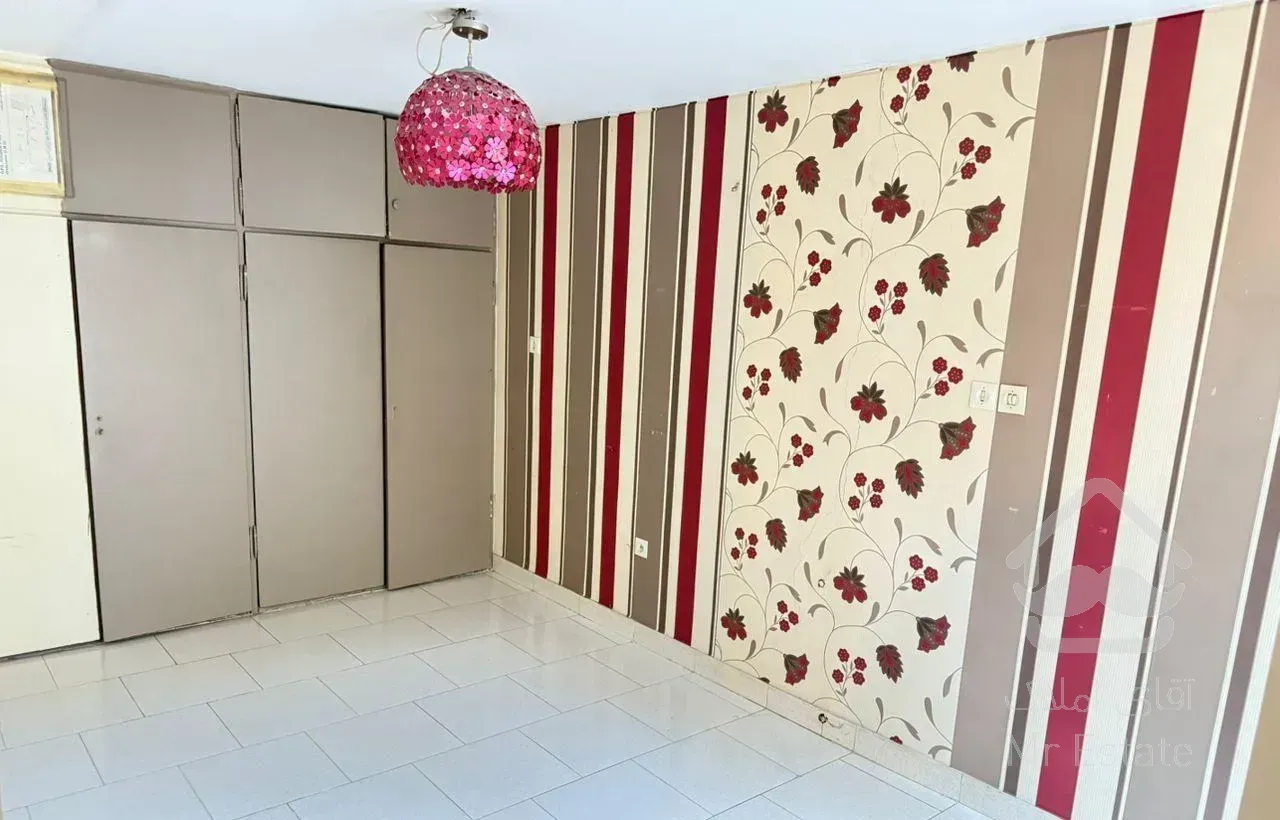 175 متر آپارتمان ویلایی با 240 متر حیاط اختصاصی