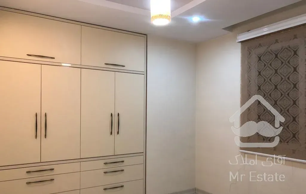 رهن ۱۳۵ متر،۳خوابه،فول،طبقات بالا،چیتگر