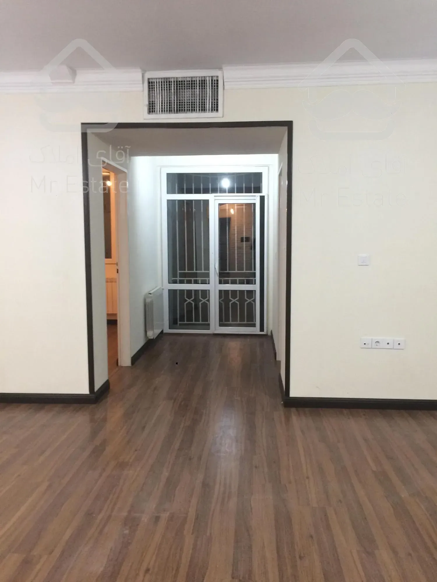 ۱۰۰متر تک واحدی صادقیه فردوس شرق زیر قیمت