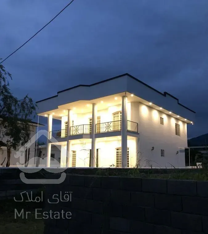 ویلا ۴۰۰زمین۲۸۰بنا متلقو بالای دریا گوشه شهرک