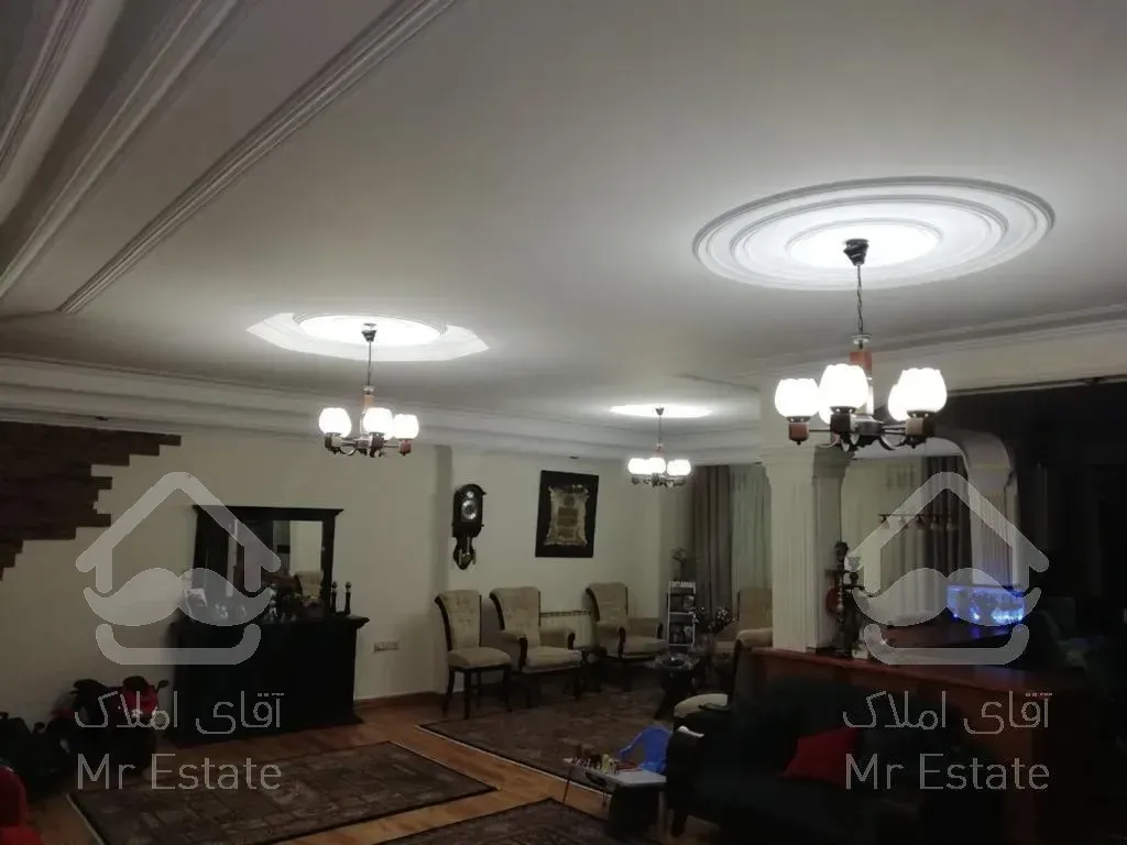 آپارتمان ۱۳۵ متری ۳ خوابه واقع در سعادت آباد