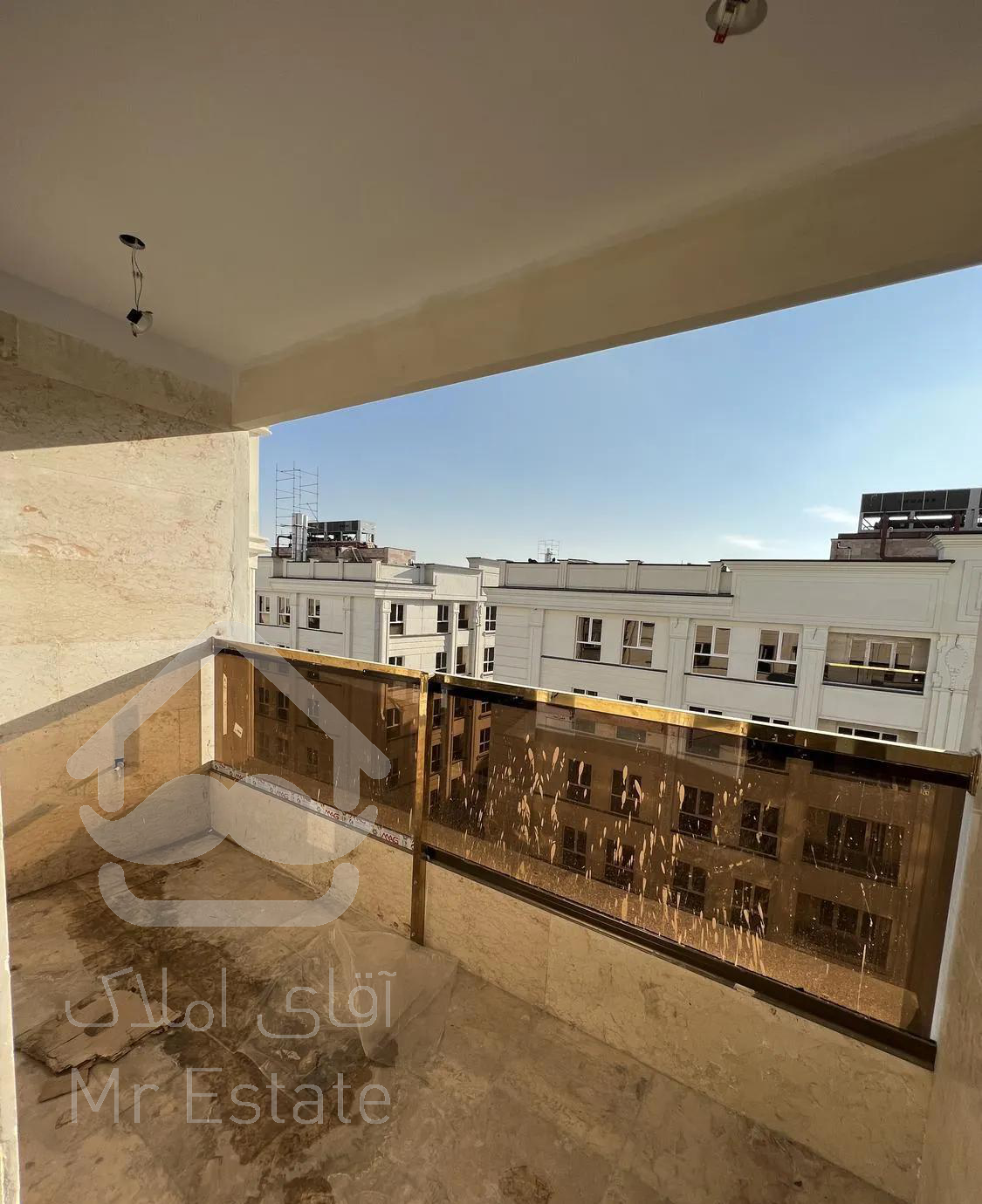 ۱۷۸ متر در برج های بنام((حاج رحیم قربانی))