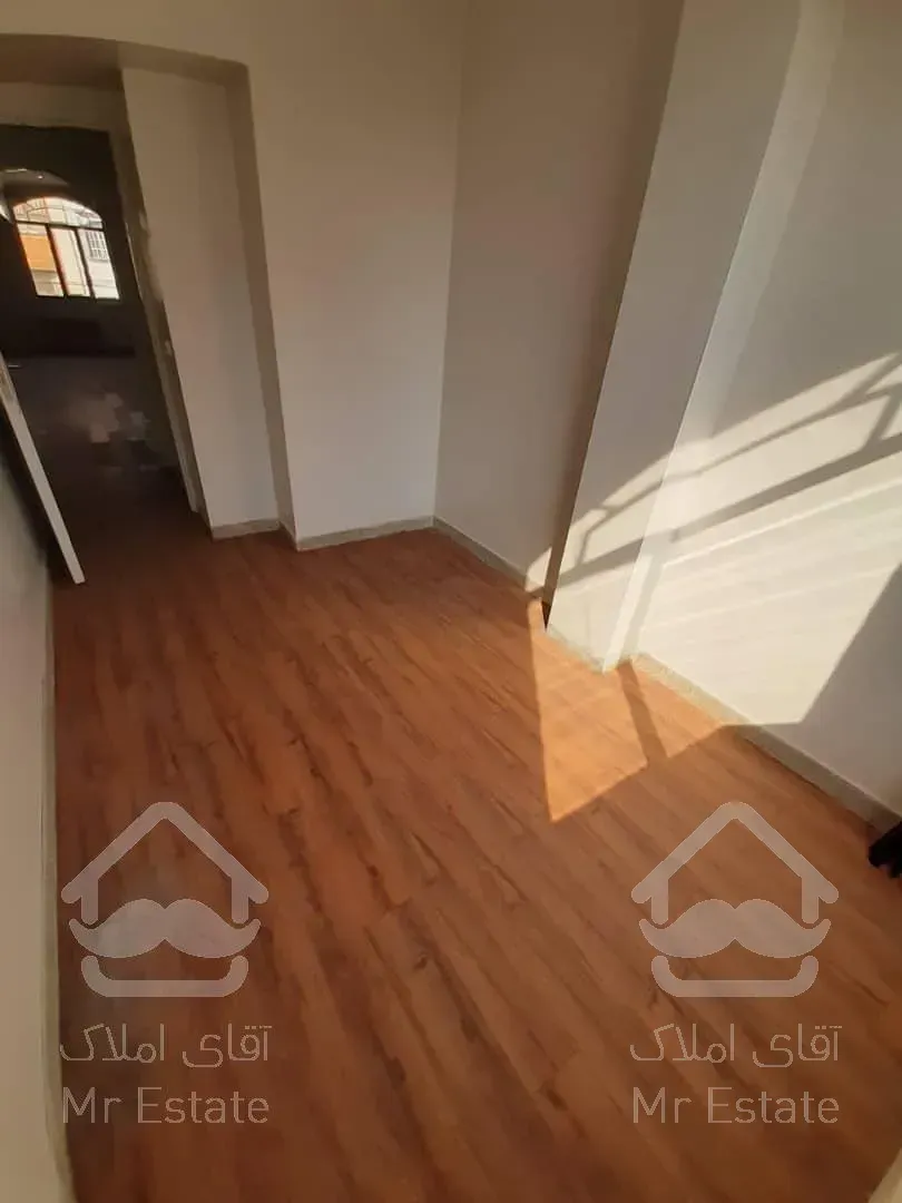 ۷۰متر دوخواب با پارکینگ در پونک