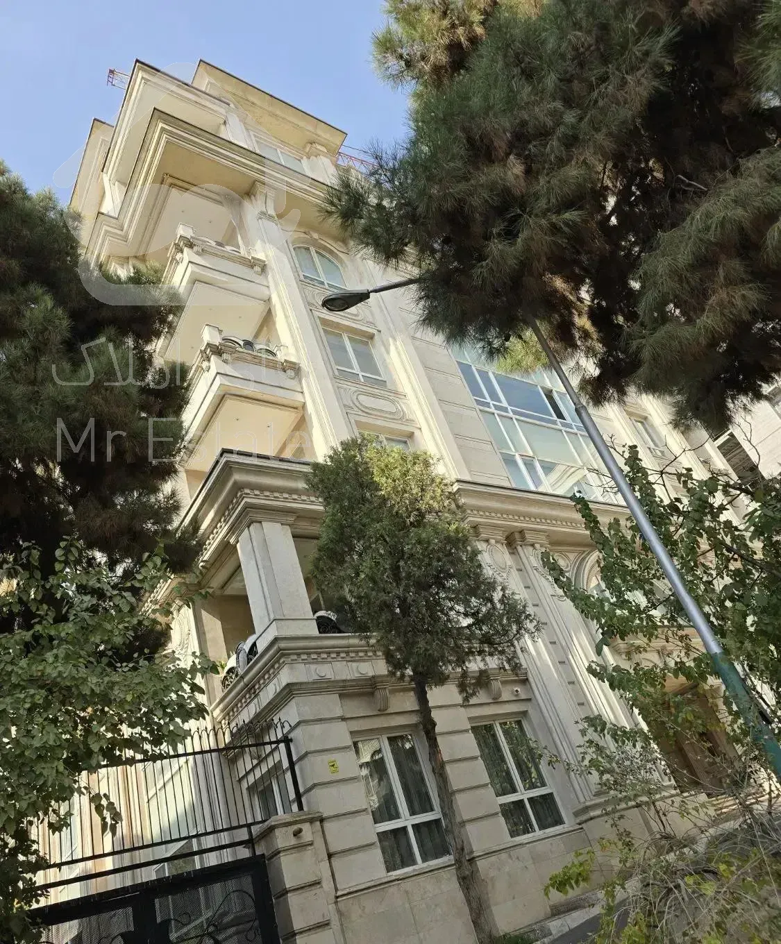 مهماندوست/۲۶۵ متر/۴ خواب/سرمایه گذاری