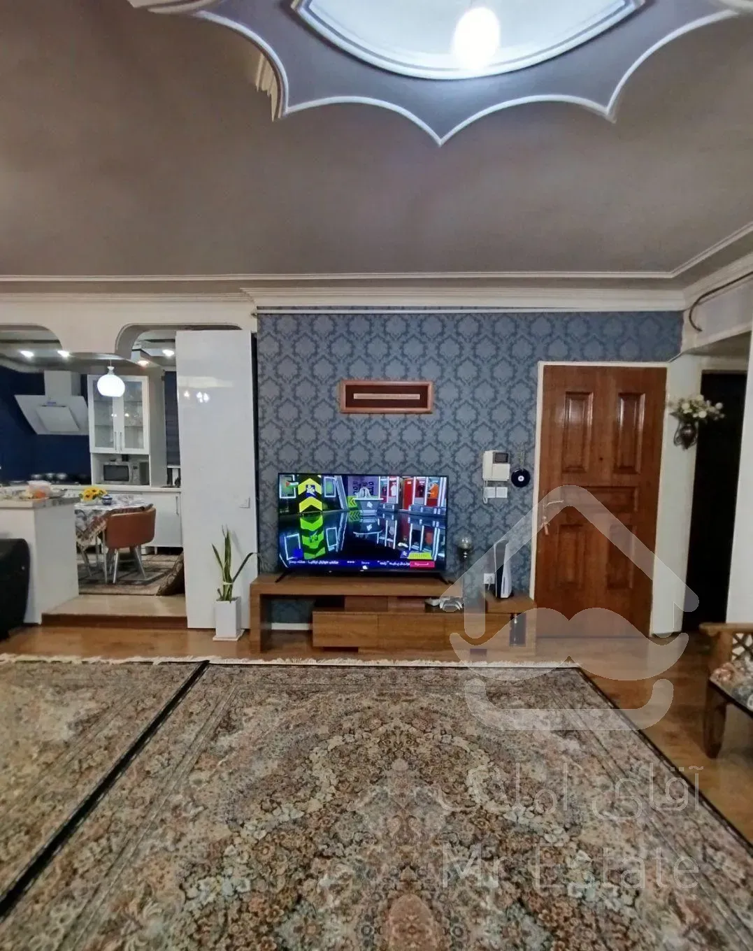 آپارتمان ۸۱متر۲ خواب طبقه ۳ بازسازی ۲نبش