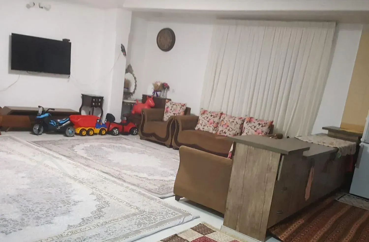 دانش ۱۰۰ متری ۲ خوابه آسانسور پکیج