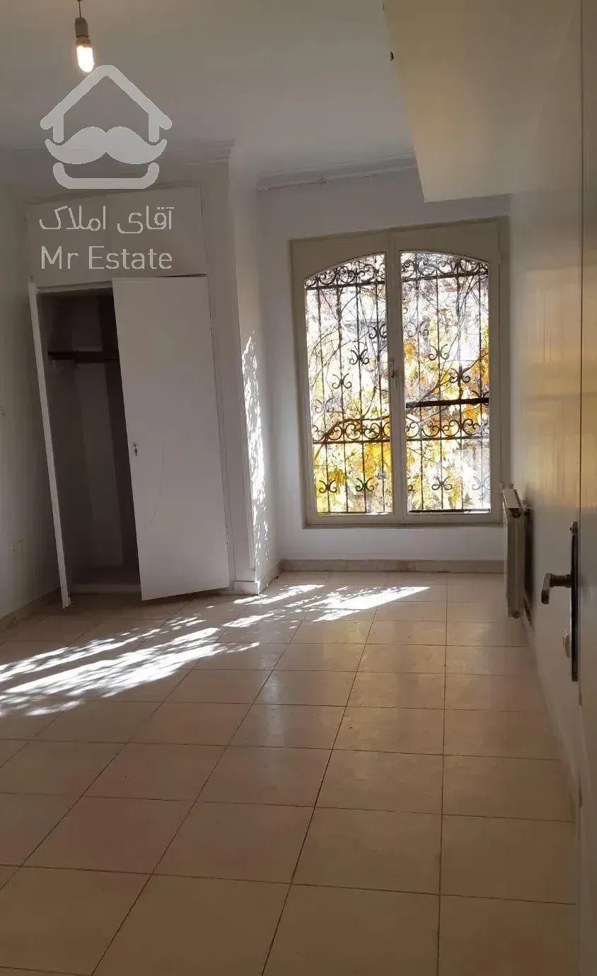 130 متر قلهک سه خواب