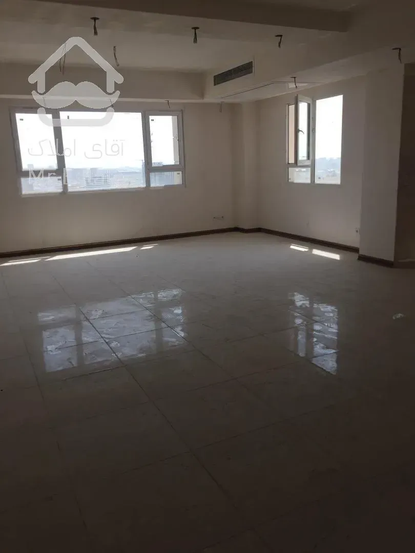 فروش یک واحد مسکونی به متراژ۱۴۰متر طبقه ۱۹