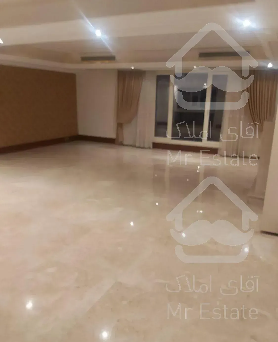 برج باغ ۲۱۰ متر ۳خواب فول مشاعات نوساز نیاوران