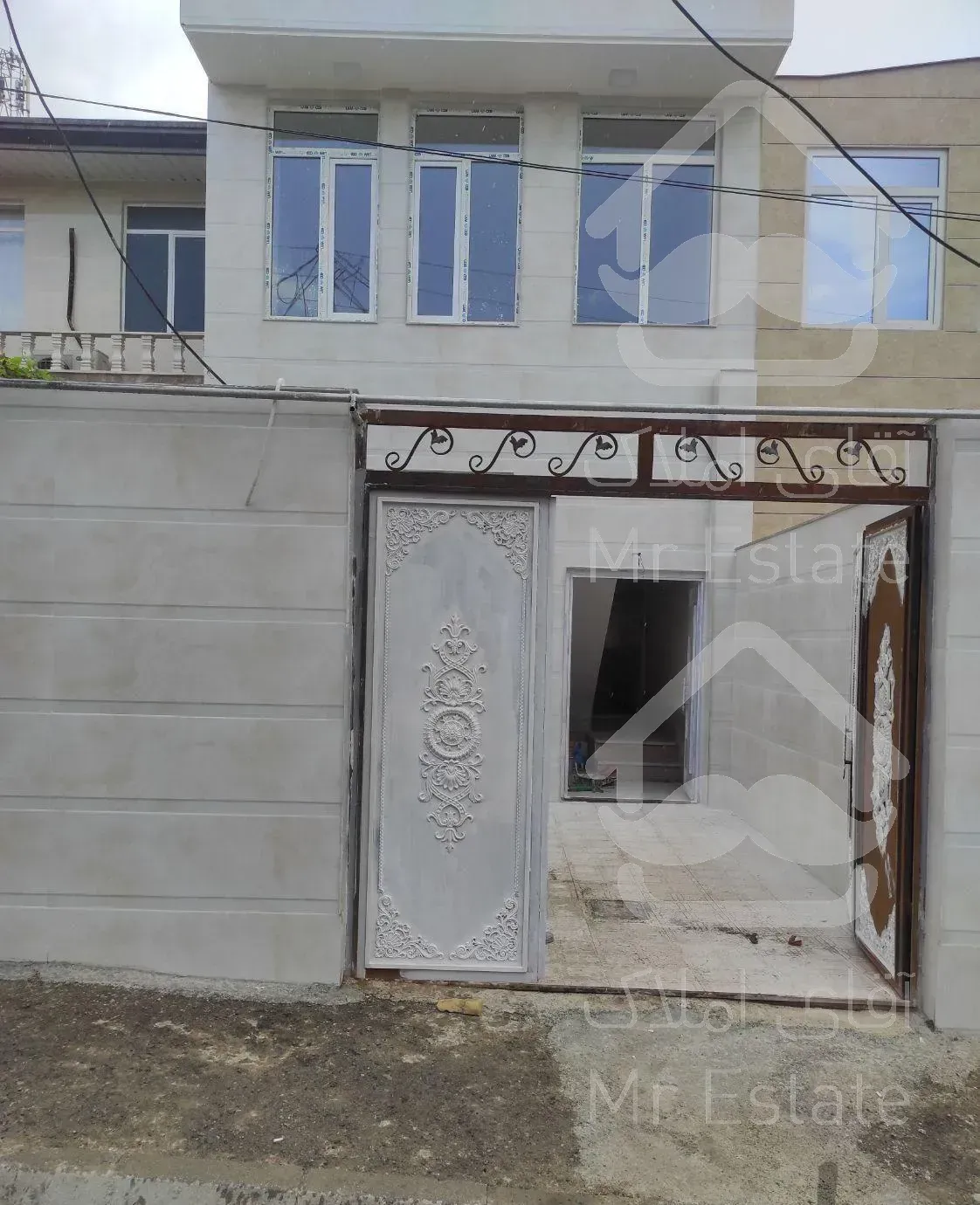 یک باب ساختمان در خیابان نسیم