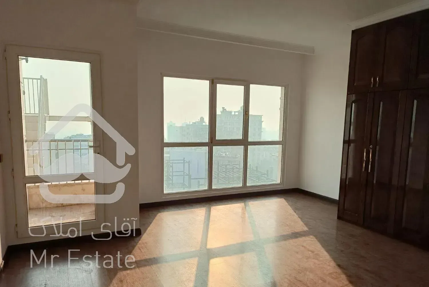 اوین ، ۲۱۰ متری تکواحدی دو جهت نور