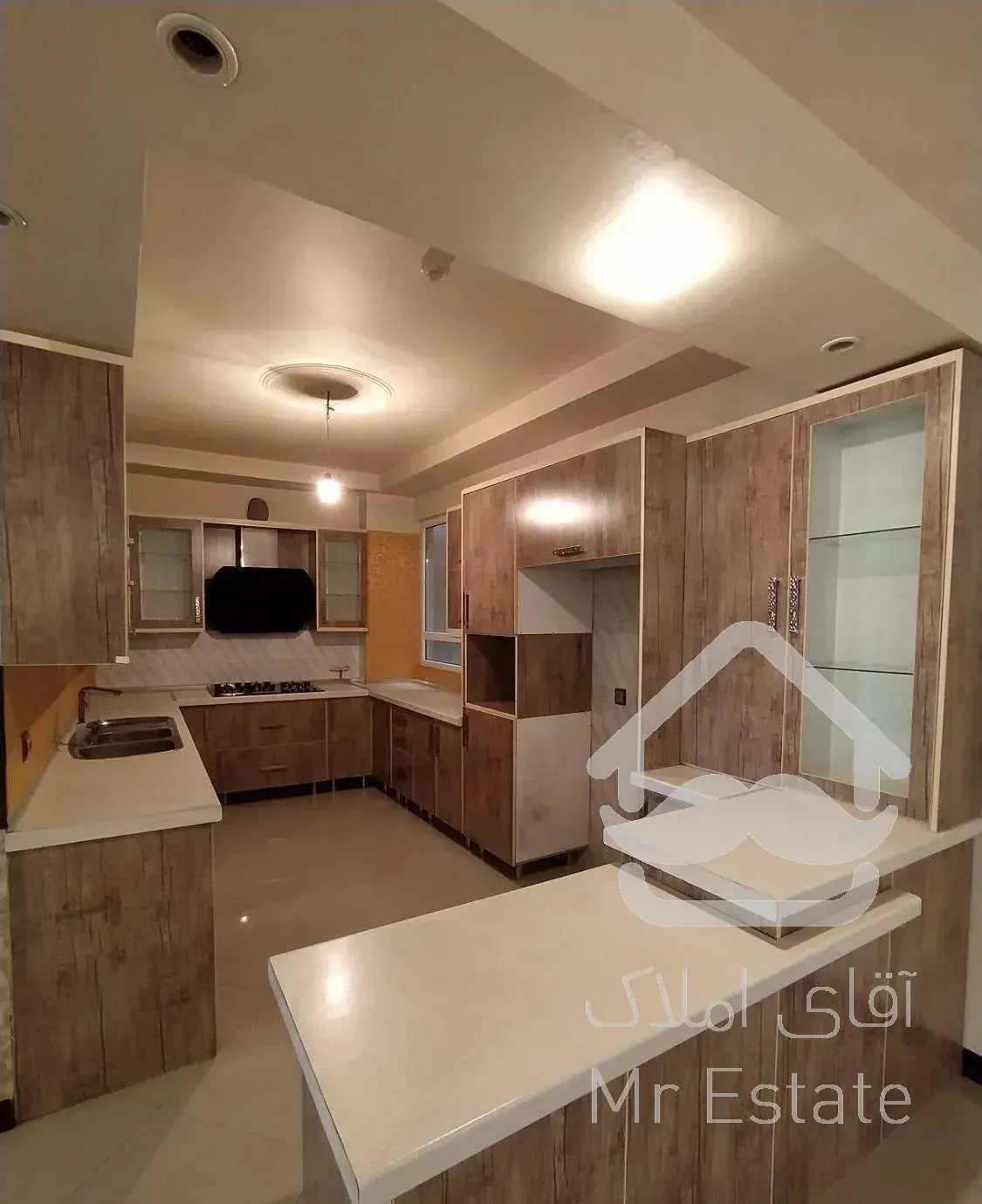 ۱۴۵ متر/ ۳ ساله/ ۲ پارکینگ/ ۲ بر/تاپ لوکیشن توانیر