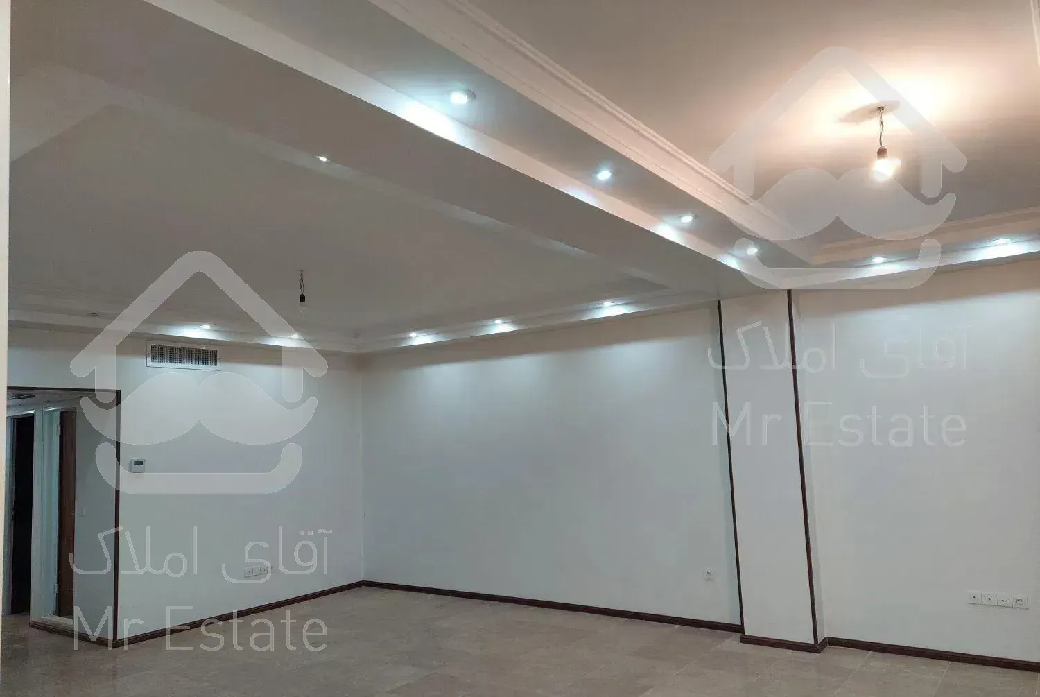 ۱۱۱مترشمال بلوارکشاورزتکواحدی۳خواب مترکلیدنخورده