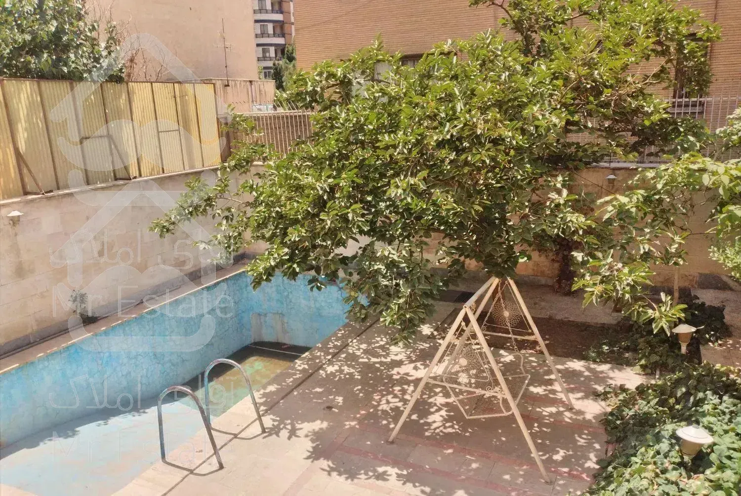 آپارتمان ۱۳۰ متری (ساقدوش -گلستان)