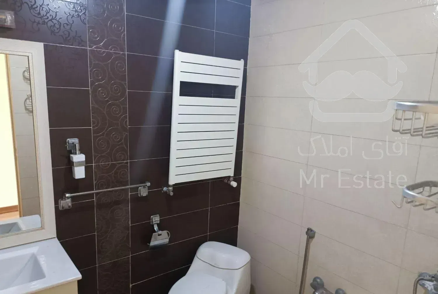 108متر.دو خواب.خ سنایی.