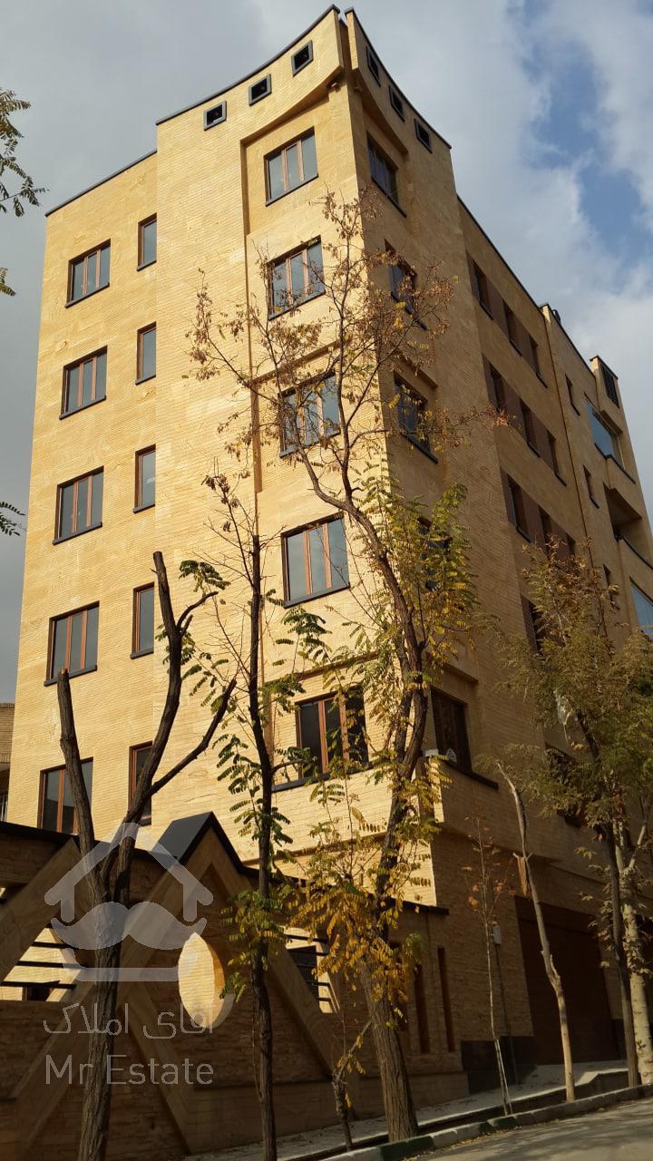 زندگی آرام با منظره دائمی به باغ سفارت ایتالیا