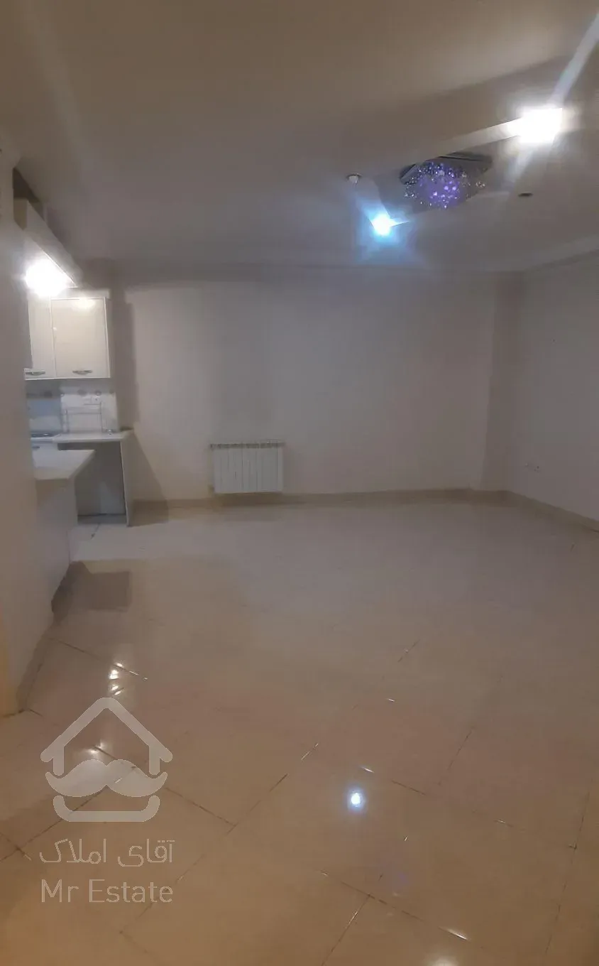 آپارتمان ۶۵ متری تک واحدی واقع در شرق میدان سپاه