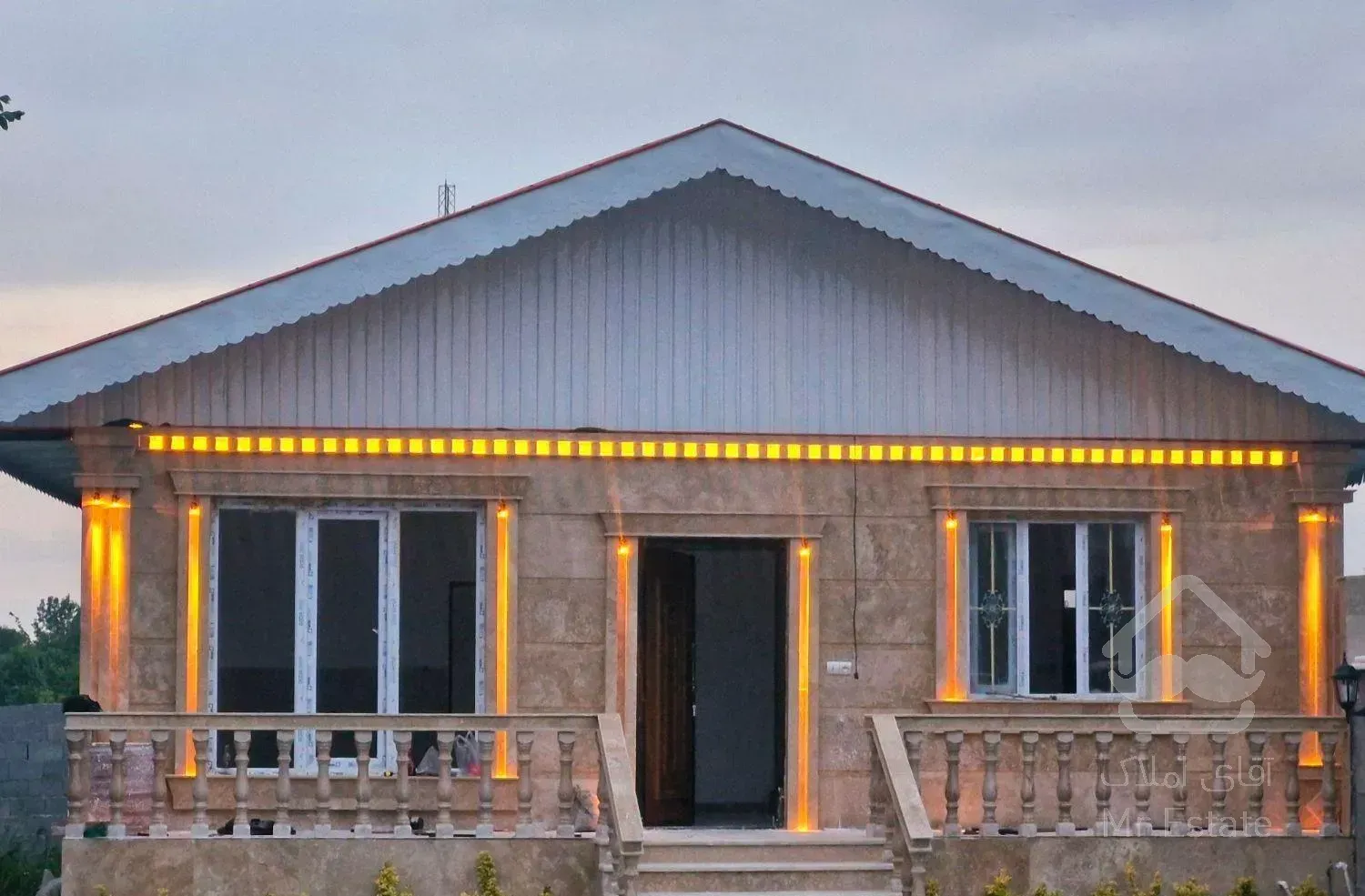 ویلای نوساز کلیدنخورده ۶۴۰متر زمین ۱۲۰متر بنا