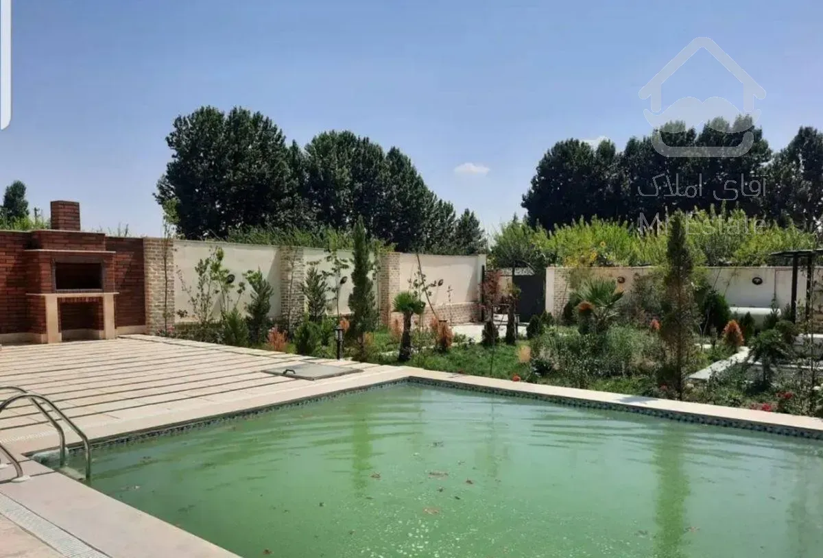 ویلا نوساز ۶۰۰ متری فول امکانات