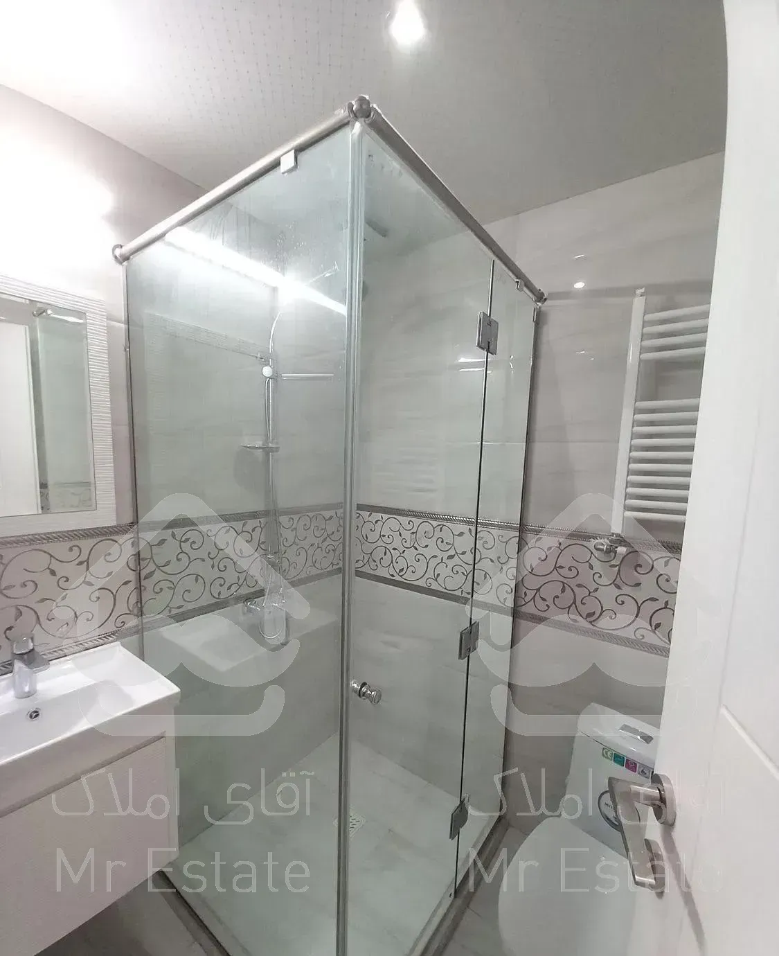 ۱۱۱متر/دوخواب/روبه افتاب/سالن قدی پرده خور/بیمه