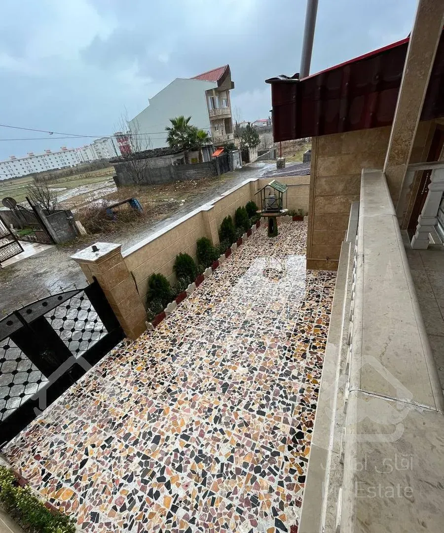 ویلا ۲۰۰ متر استخرو جکوزی دار بدون واسطه