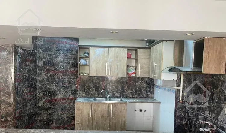 نصاب و نصب پارکت لمینت کفپوش قرنیز ماربل شیت