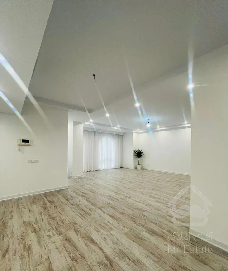 فروش آپارتمان ۱۴۰ متری ۲ خوابه در محمودیه