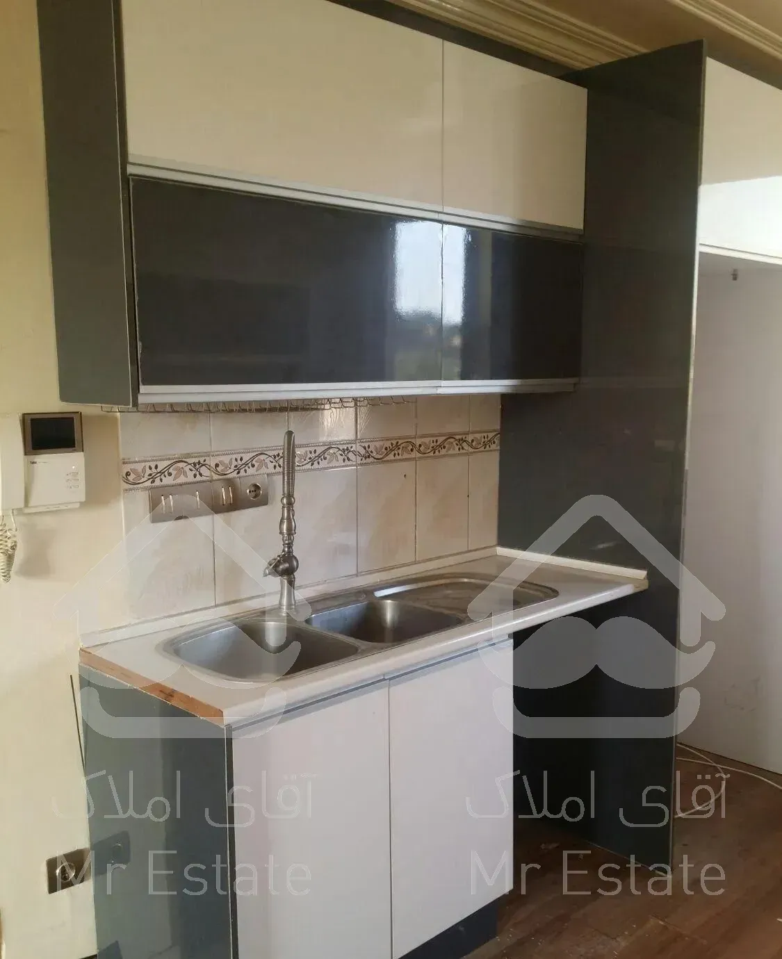 آپارتمان فول باز سازی شده ، خوش نقشه ، تک واحدی.