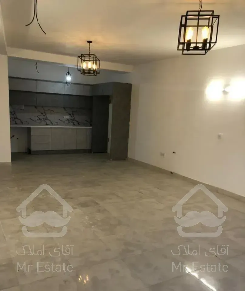 آپارتمان شهری نزدیک دریا ۱۱۱ متر لوکیشن