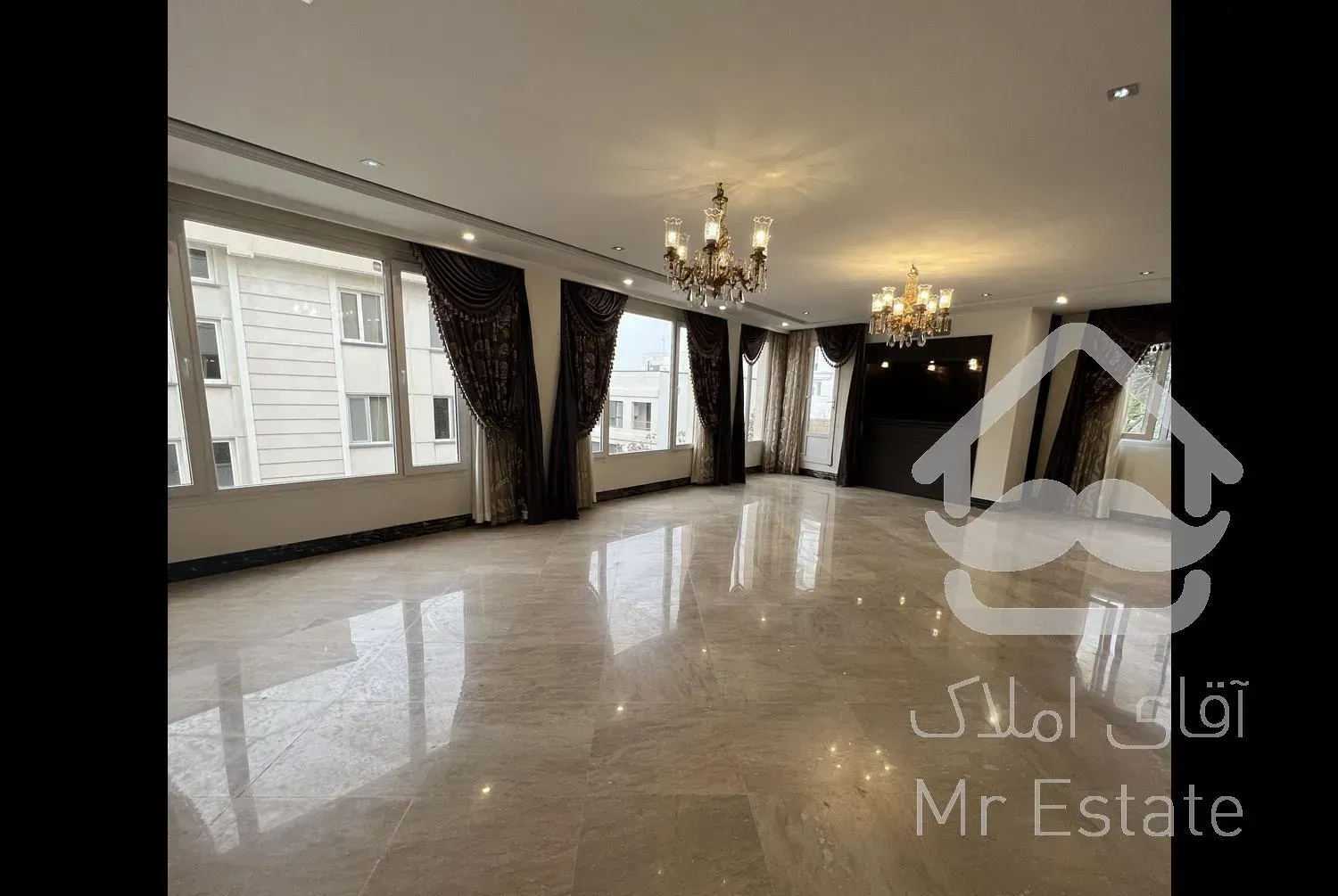 کاشانک ۲۰۰ متر تکواحدی غرق نور